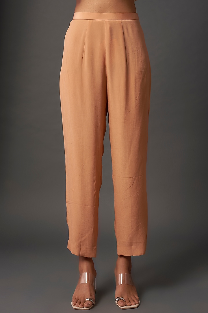 Peach Net Foil Printed Kurta Set by Falguni Shane Peacock India at Pernia's Pop Up Shop