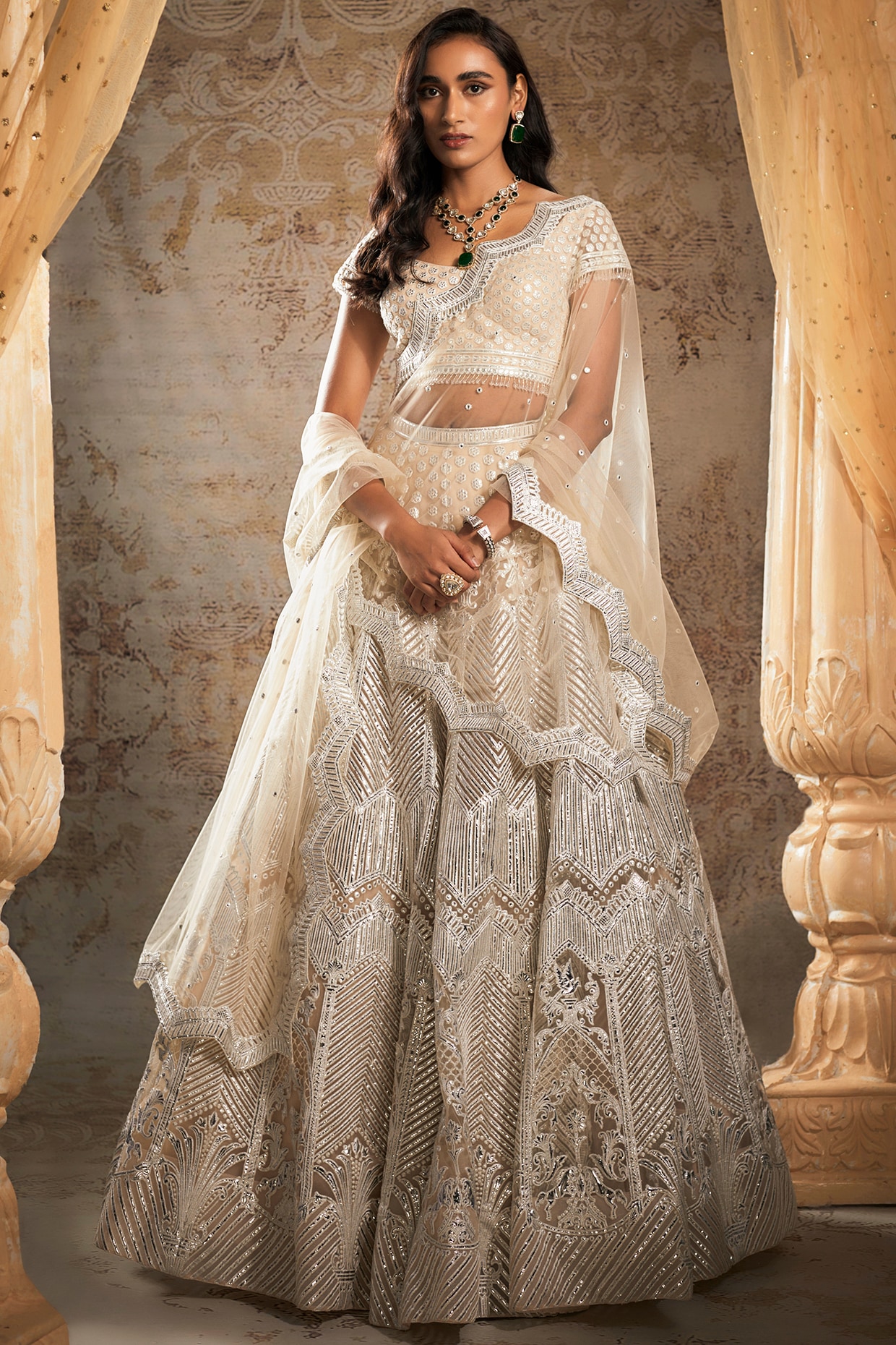 Falguni and shane peacock hotsell lehenga price