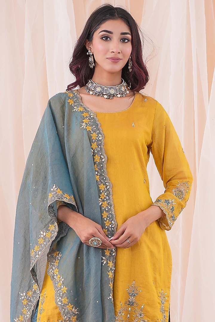 Sunny Yellow Banarasi Brocade Sequins Hand Embroidered Kurta Set by Farha Syed at Pernia's Pop Up Shop