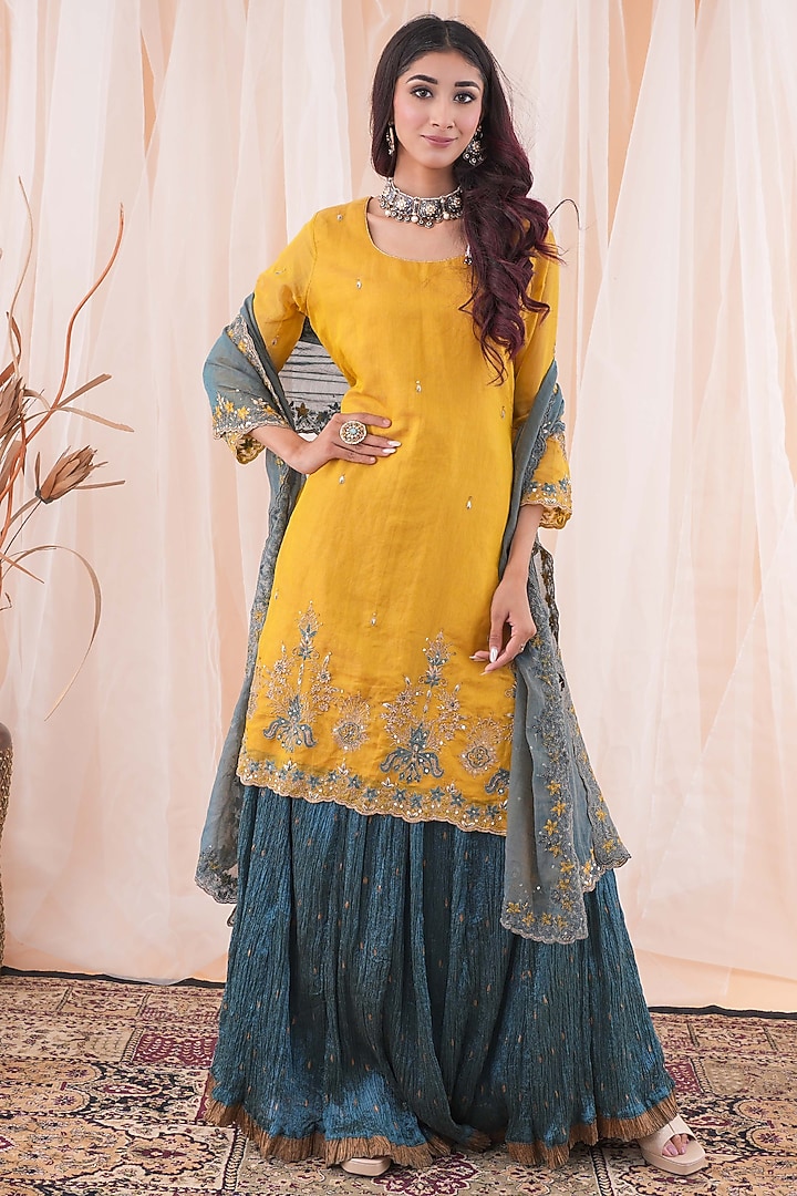 Sunny Yellow Banarasi Brocade Sequins Hand Embroidered Kurta Set by Farha Syed at Pernia's Pop Up Shop