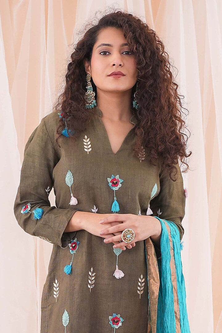 Brown Cotton Linen Gota-Patti Embroidered Kurta Set by Farha Syed at Pernia's Pop Up Shop