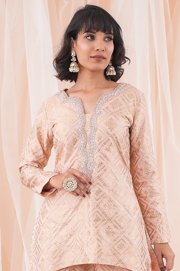 Mauvish Pink Banarasi Brocade Hand Embroidered Co-Ord Set by Farha Syed at Pernia's Pop Up Shop