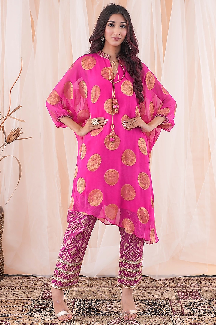 Pink & Wine Banarasi Georgette Hand Embroidered Kurta Set by Farha Syed at Pernia's Pop Up Shop