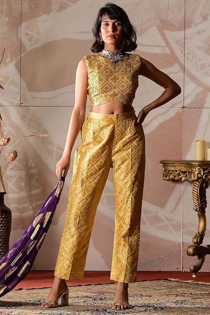 Purple & Yellow Banarasi Georgette Embroidered Kaftan Cape Set by Farha Syed at Pernia's Pop Up Shop