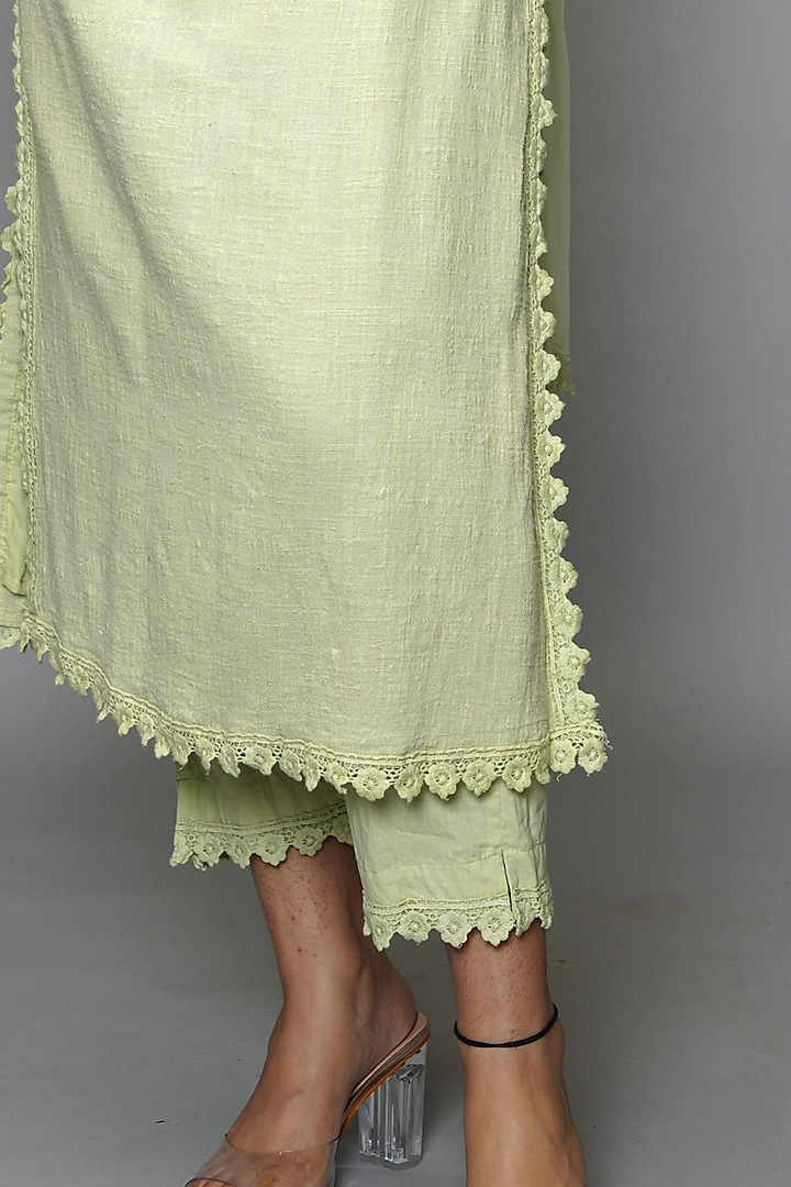 Pista Green Hand Embroidered Kurta Set by Farha Syed at Pernia's Pop Up Shop