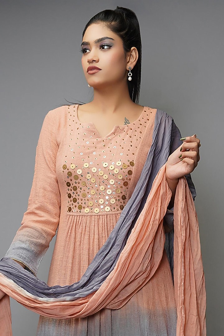 Peach & Bluish Grey Hand Embroidered Kurta Set by Farha Syed at Pernia's Pop Up Shop