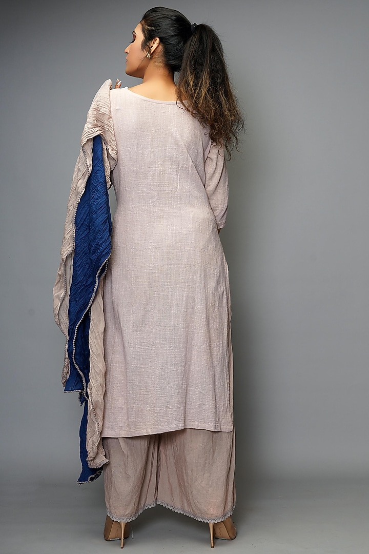 Nude Pink Hand Embroidered Kurta Set by Farha Syed at Pernia's Pop Up Shop
