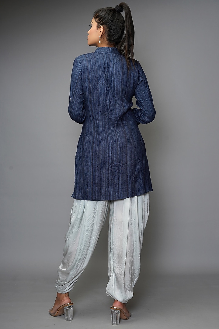 Midnight Blue Silk Linen Kurta Set by Farha Syed at Pernia's Pop Up Shop