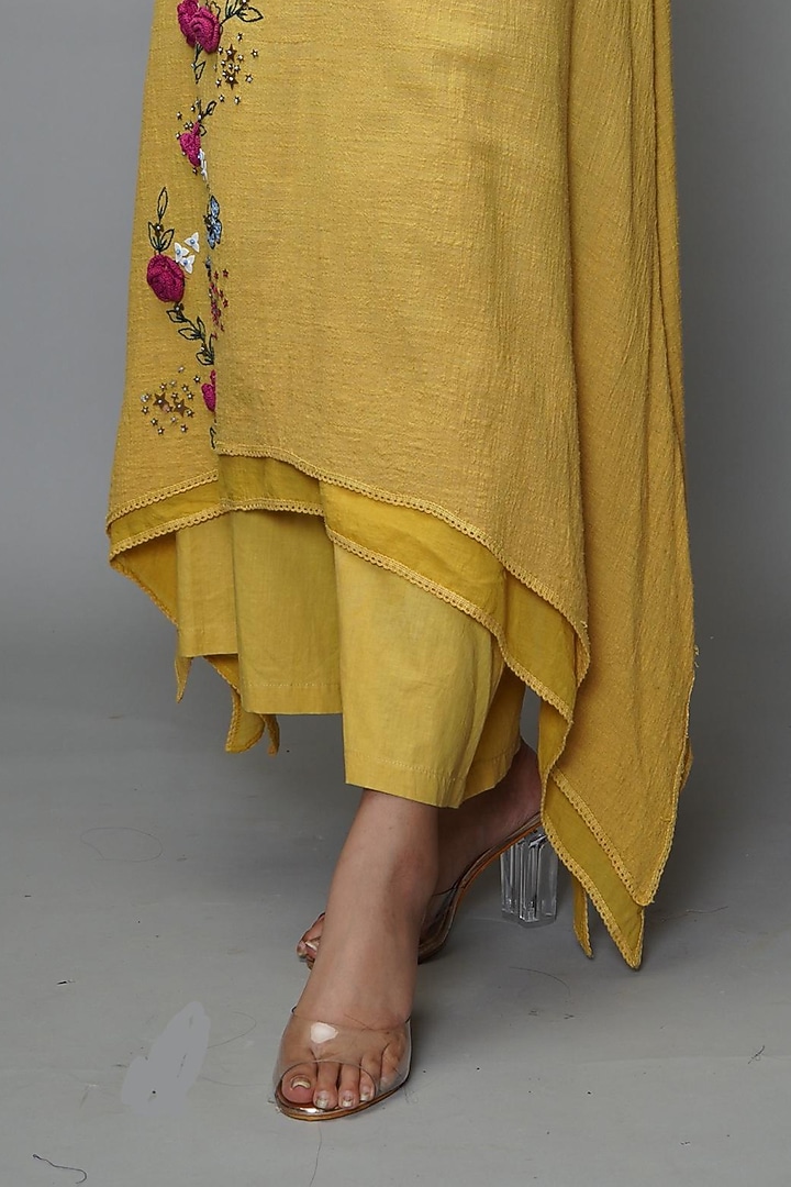 Butterscotch Yellow Hand Embroidered Kurta Set by Farha Syed at Pernia's Pop Up Shop