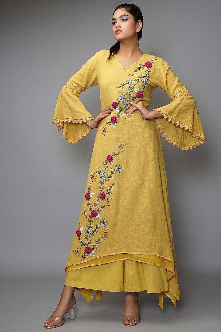 Butterscotch Yellow Hand Embroidered Kurta Set by Farha Syed at Pernia's Pop Up Shop