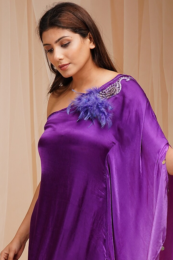 Violet Embroidered Kaftan by Farha Syed at Pernia's Pop Up Shop
