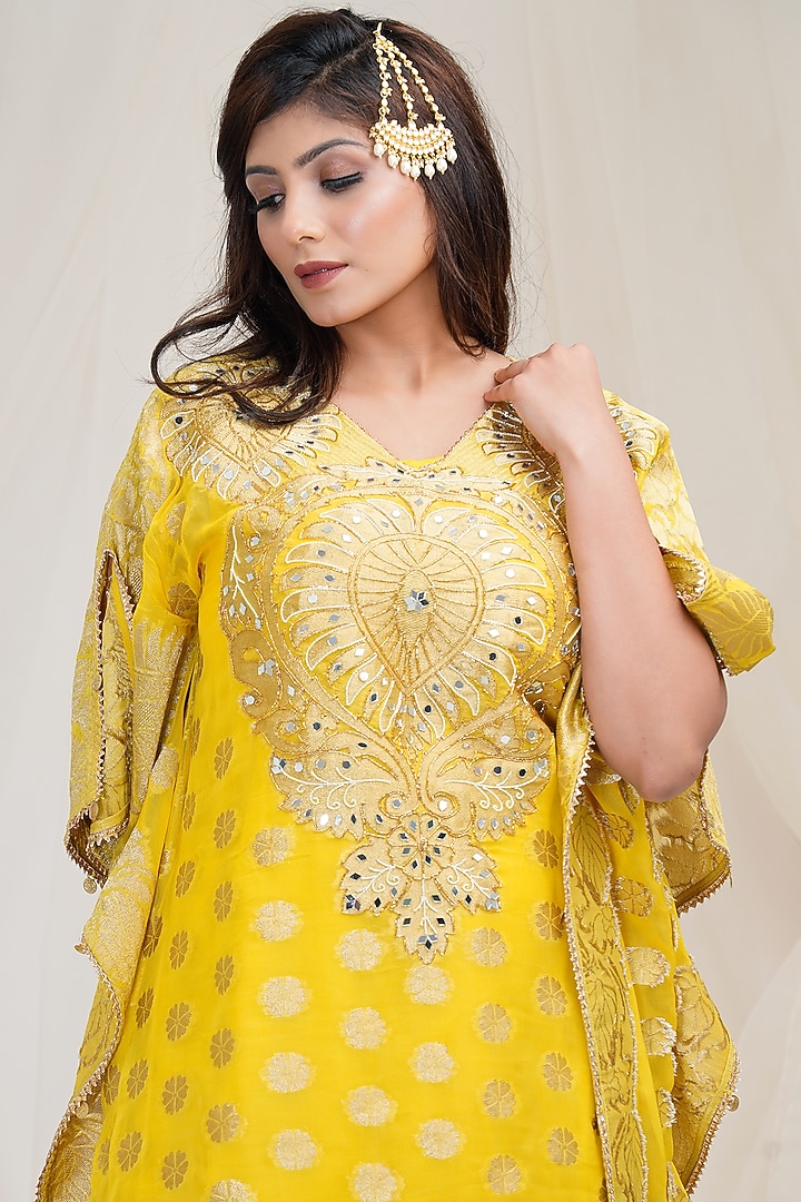 Aureolin Yellow Hand Embroidered Kaftan Set by Farha Syed at Pernia's Pop Up Shop