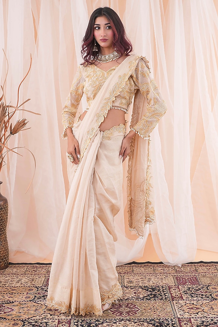 Ivory Beige Handloom Chanderi Tissue Hand Embroidered Wedding Saree Set by Farha Syed at Pernia's Pop Up Shop