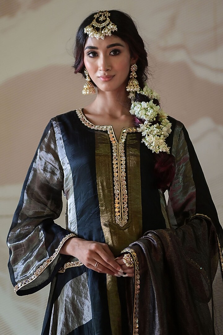 Black Tissue Hand Embroidered Kurta Set by Farha Syed at Pernia's Pop Up Shop