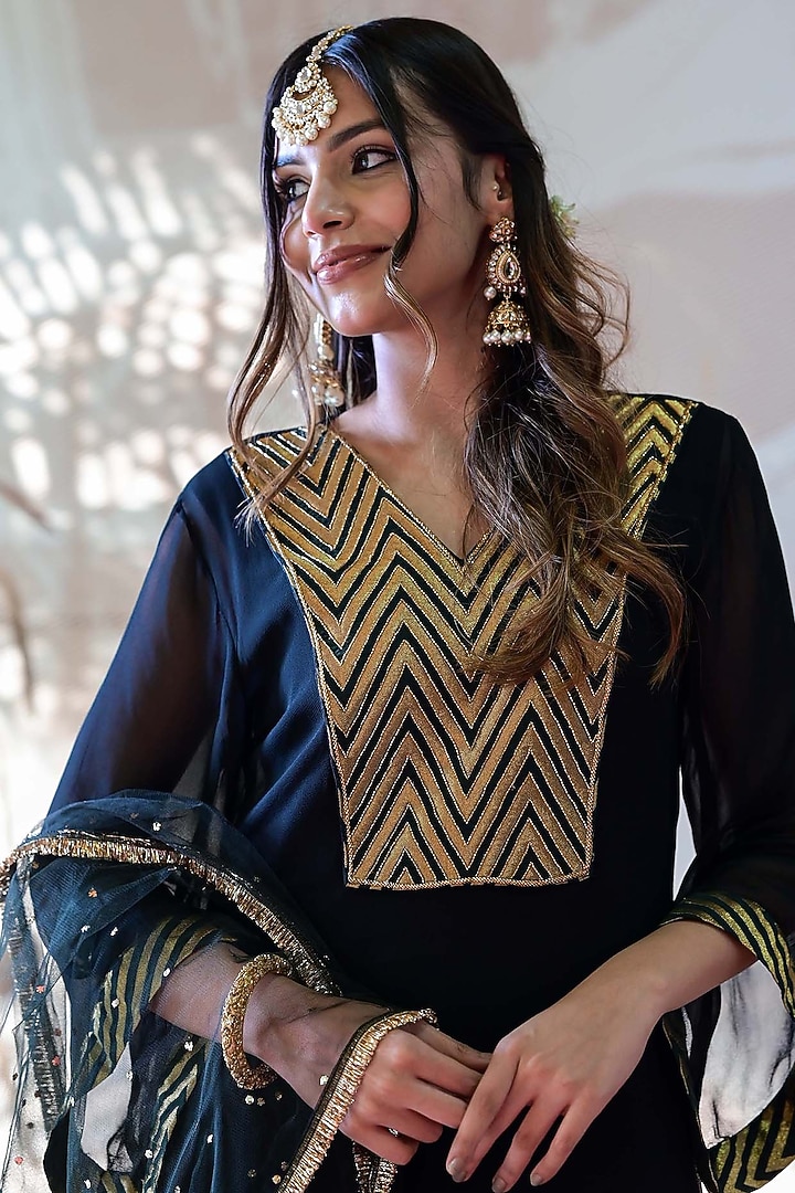 Black Georgette Hand Embroidered Kurta Set by Farha Syed at Pernia's Pop Up Shop