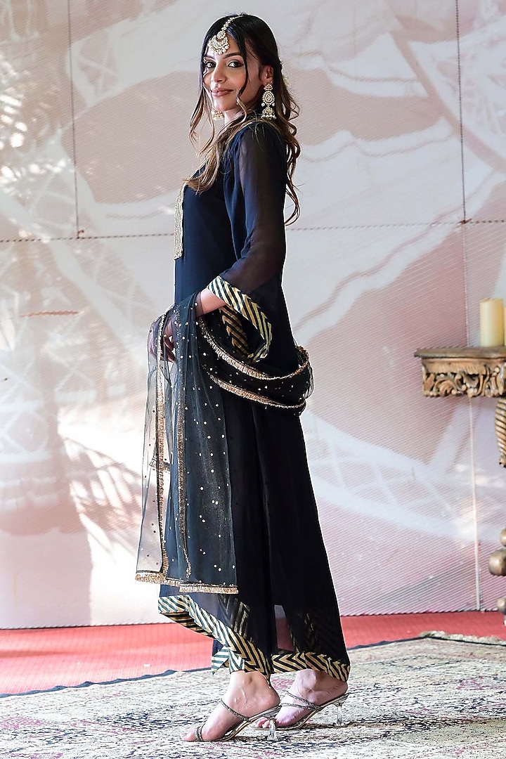 Black Georgette Hand Embroidered Kurta Set by Farha Syed at Pernia's Pop Up Shop