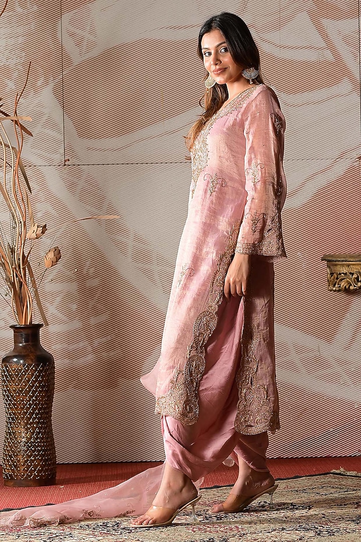 Mauvish Pink Handloom Chanderi Tissue Hand Embroidered Kurta Set by Farha Syed at Pernia's Pop Up Shop