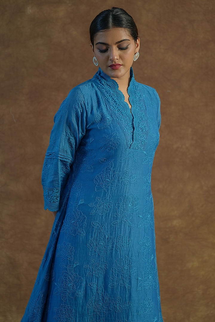 Teal Blue Mul Chanderi Silk Embroidered Kurta Set by Farha Syed at Pernia's Pop Up Shop