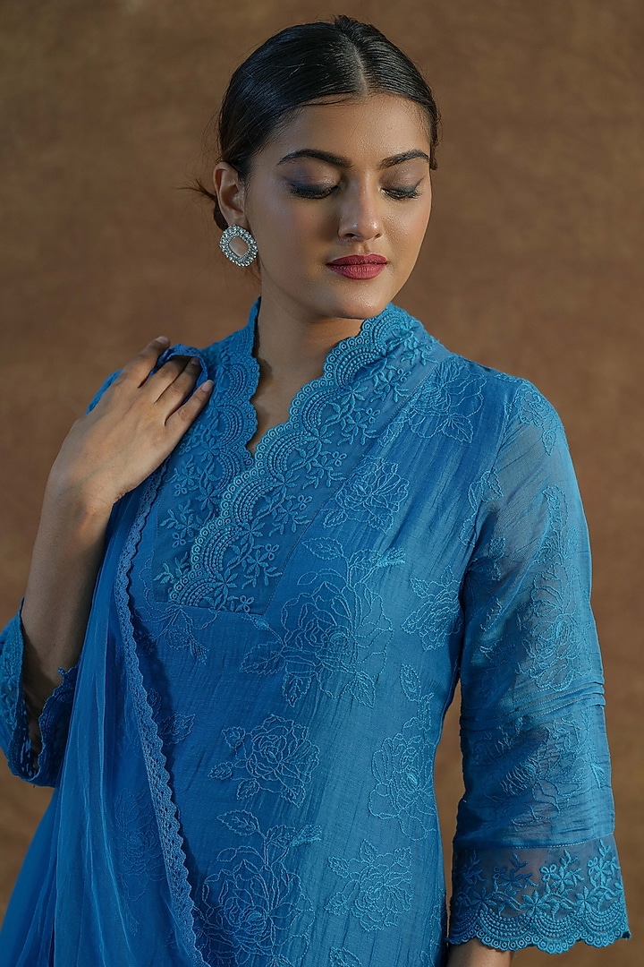 Teal Blue Mul Chanderi Silk Embroidered Kurta Set by Farha Syed at Pernia's Pop Up Shop