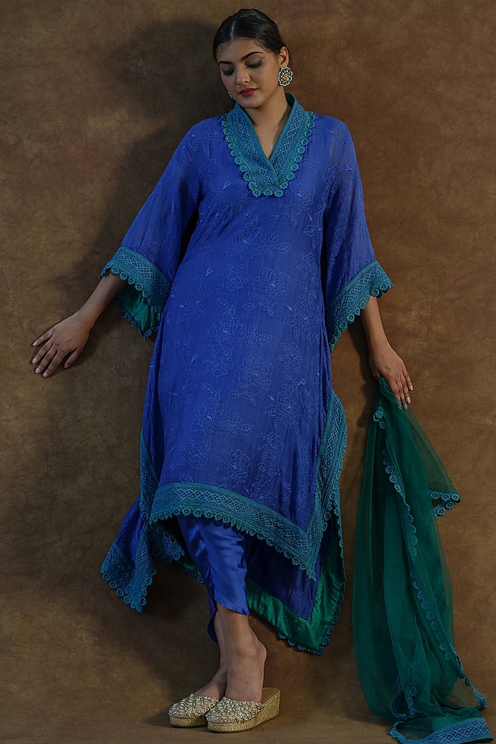 Ink Blue Mul Chanderi Silk Embroidered Kaftan Kurta Set by Farha Syed at Pernia's Pop Up Shop