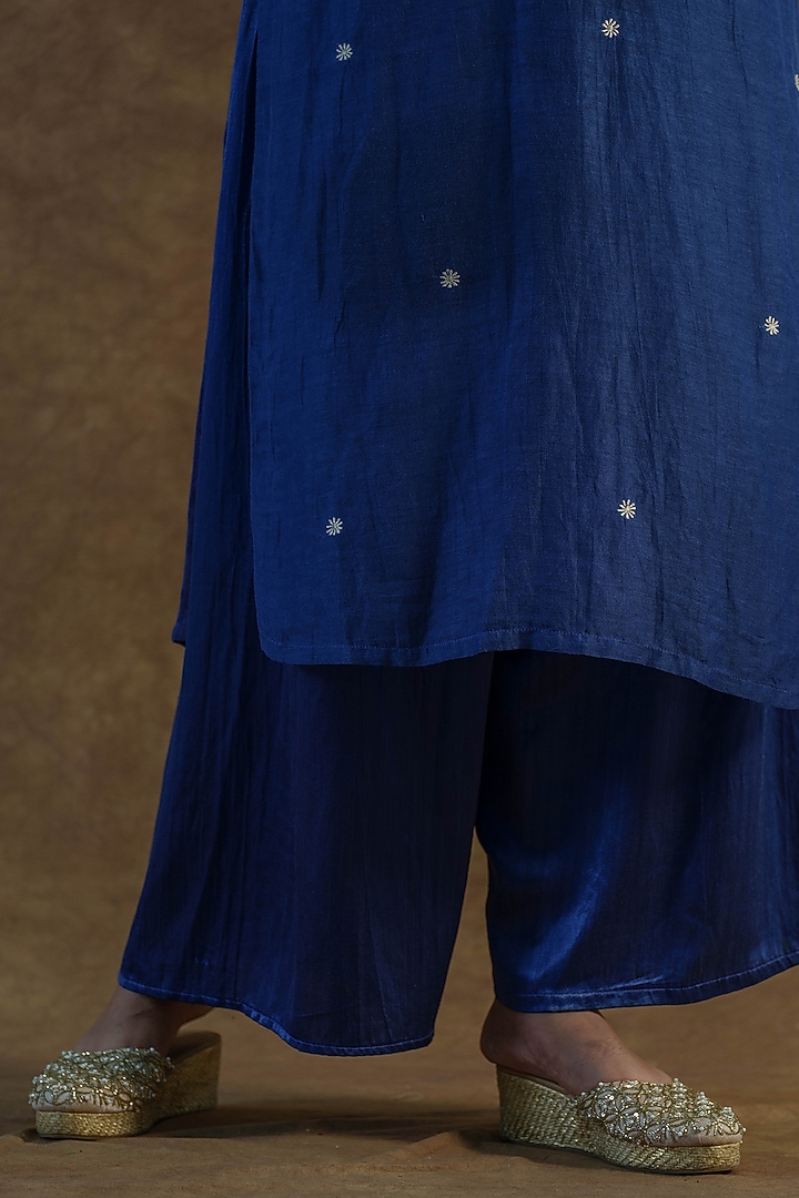 Royal Blue Natural Linen Embroidered Kurta Set by Farha Syed at Pernia's Pop Up Shop