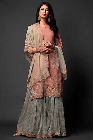 Peachish Pink Embroidered Kurta Set by Farha Syed