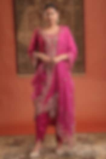 Magenta Pink Silk Zardosi Hand Embroidered Kurta Set by Farha Syed at Pernia's Pop Up Shop