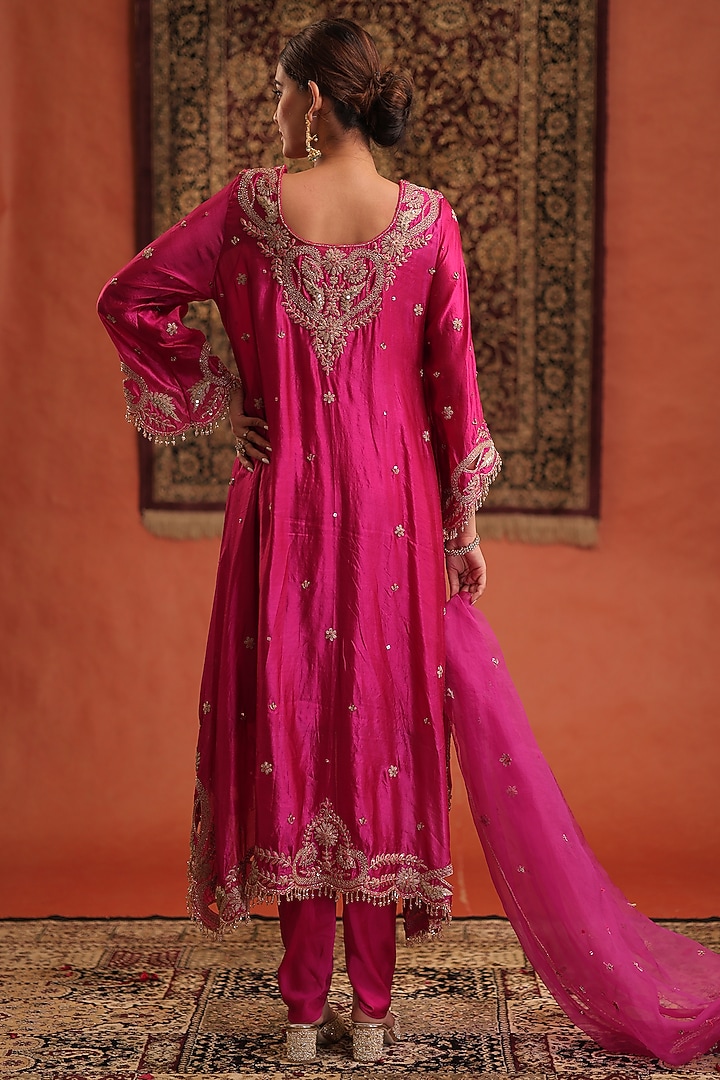 Magenta Pink Silk Zardosi Hand Embroidered Kurta Set by Farha Syed at Pernia's Pop Up Shop
