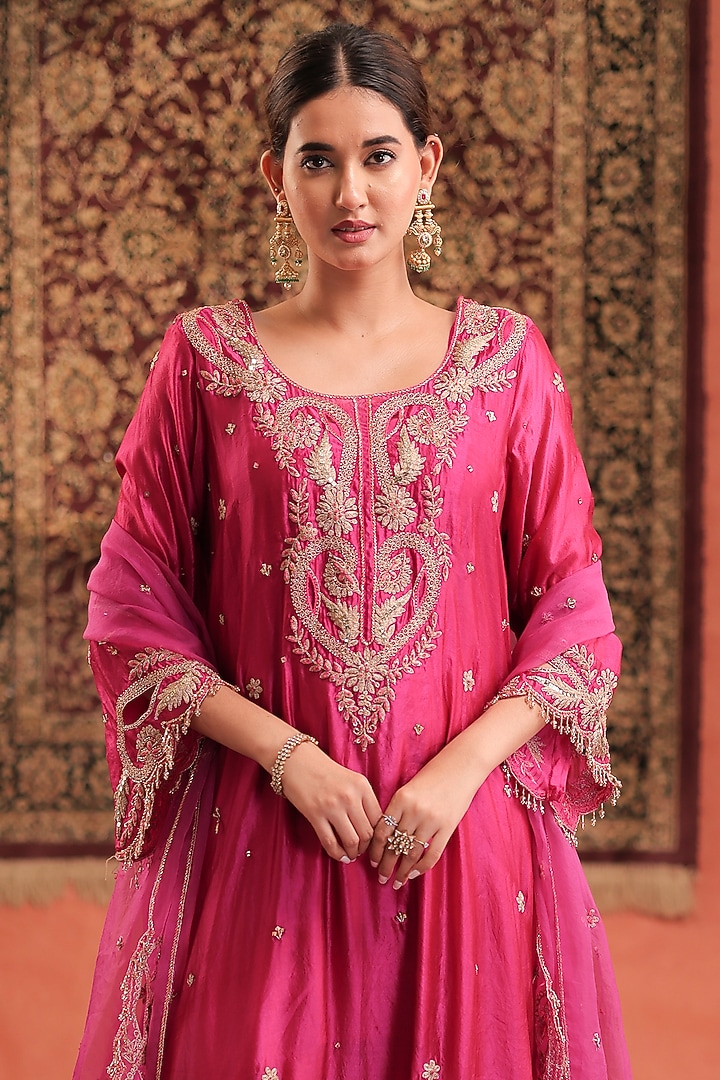 Magenta Pink Silk Zardosi Hand Embroidered Kurta Set by Farha Syed at Pernia's Pop Up Shop