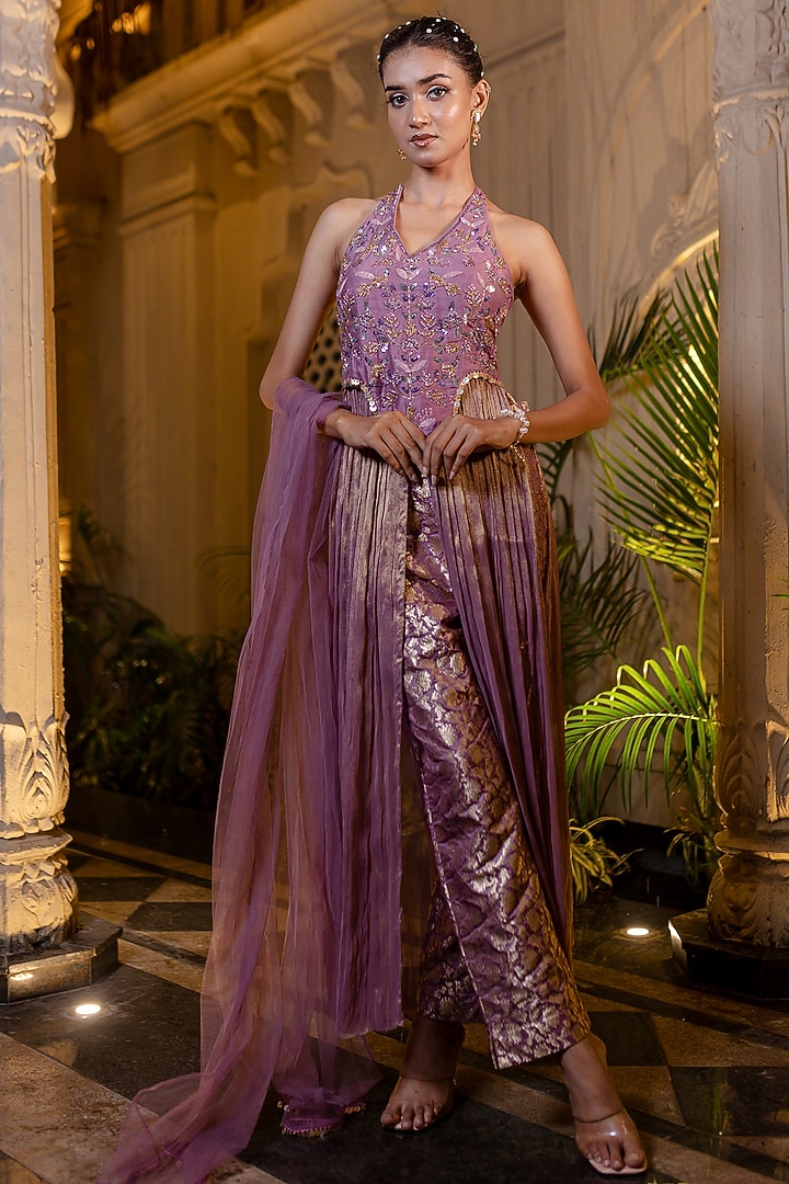 Lavender Chander Silk Pearl Hand Embroidered Kurta Set by Farha Syed at Pernia's Pop Up Shop