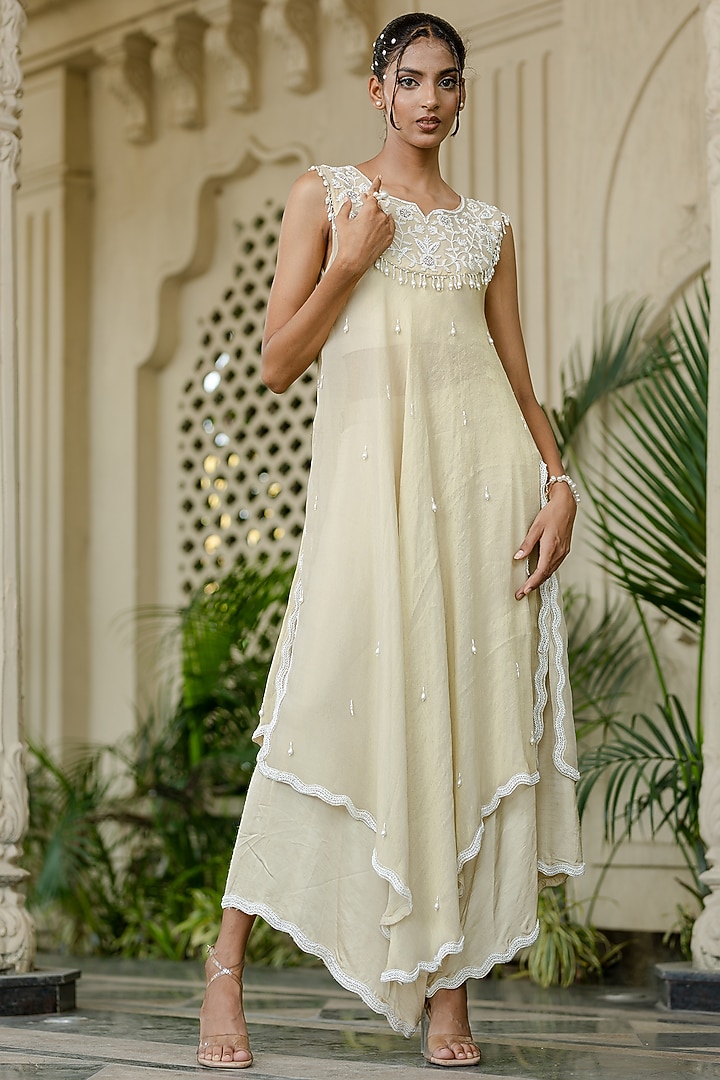 Ivory-Beige Tissue Chiffon Hand Embroidered Kurta Set by Farha Syed at Pernia's Pop Up Shop