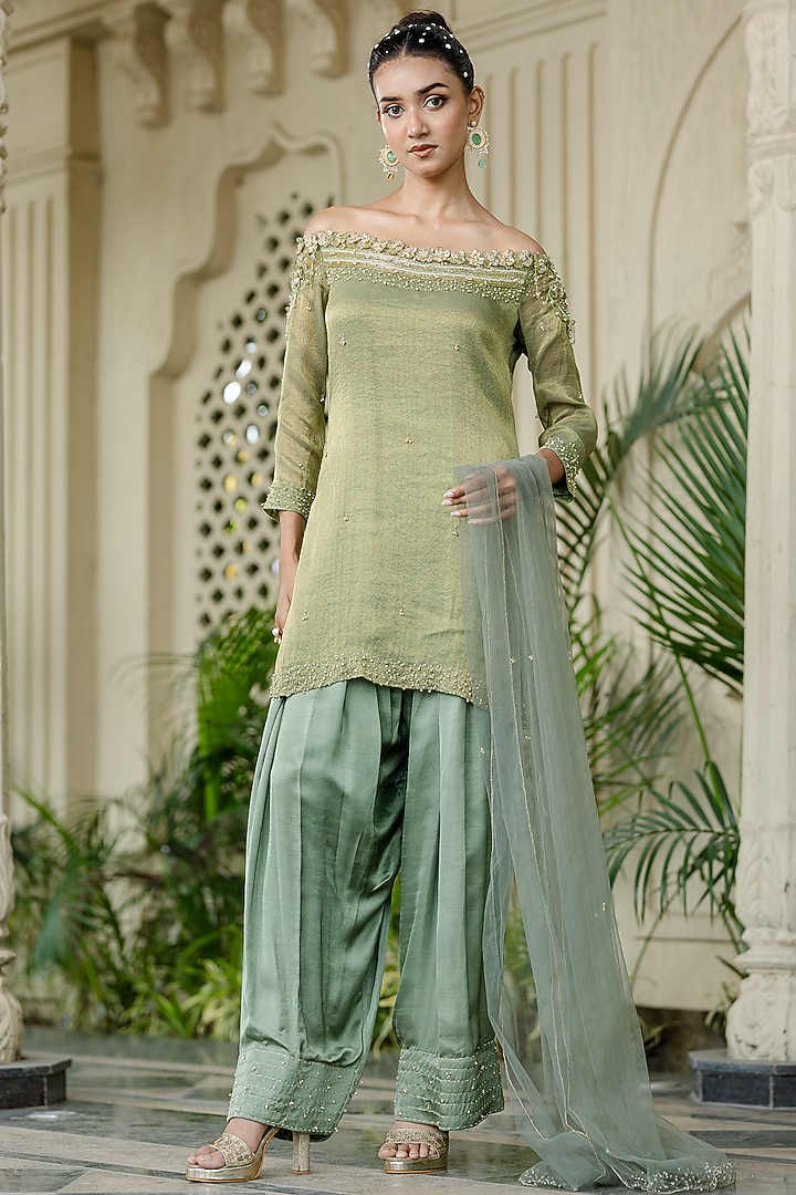 Green Tissue Chiffon Hand Embroidered Kurta Set by Farha Syed at Pernia's Pop Up Shop