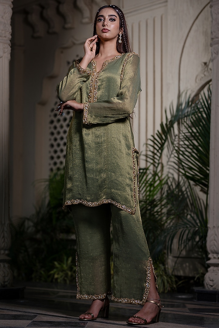 Green Tissue Chiffon Hand Embroidered Kurta Set by Farha Syed at Pernia's Pop Up Shop