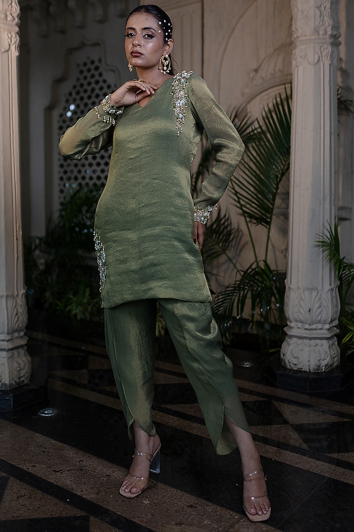 Green Tissue Chiffon Hand Embroidered Kurta Set by Farha Syed at Pernia's Pop Up Shop