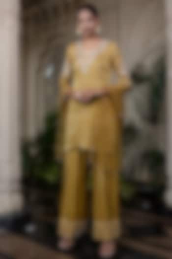 Yellow Tissue Chiffon Hand Embroidered Kurta Set by Farha Syed at Pernia's Pop Up Shop