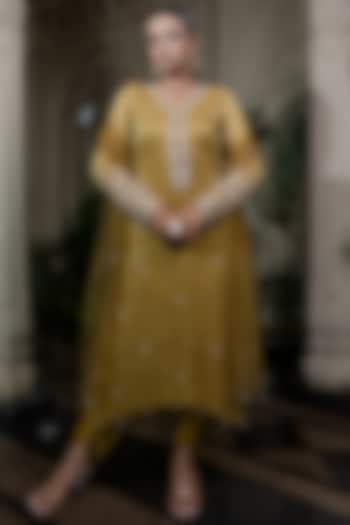 Yellow Tissue Chiffon Hand Embroidered Kurta Set by Farha Syed at Pernia's Pop Up Shop