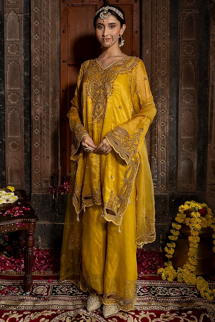Yellow Chanderi Silk Tissue Cutdana Hand Embroidered Kurta Set by Farha Syed at Pernia's Pop Up Shop
