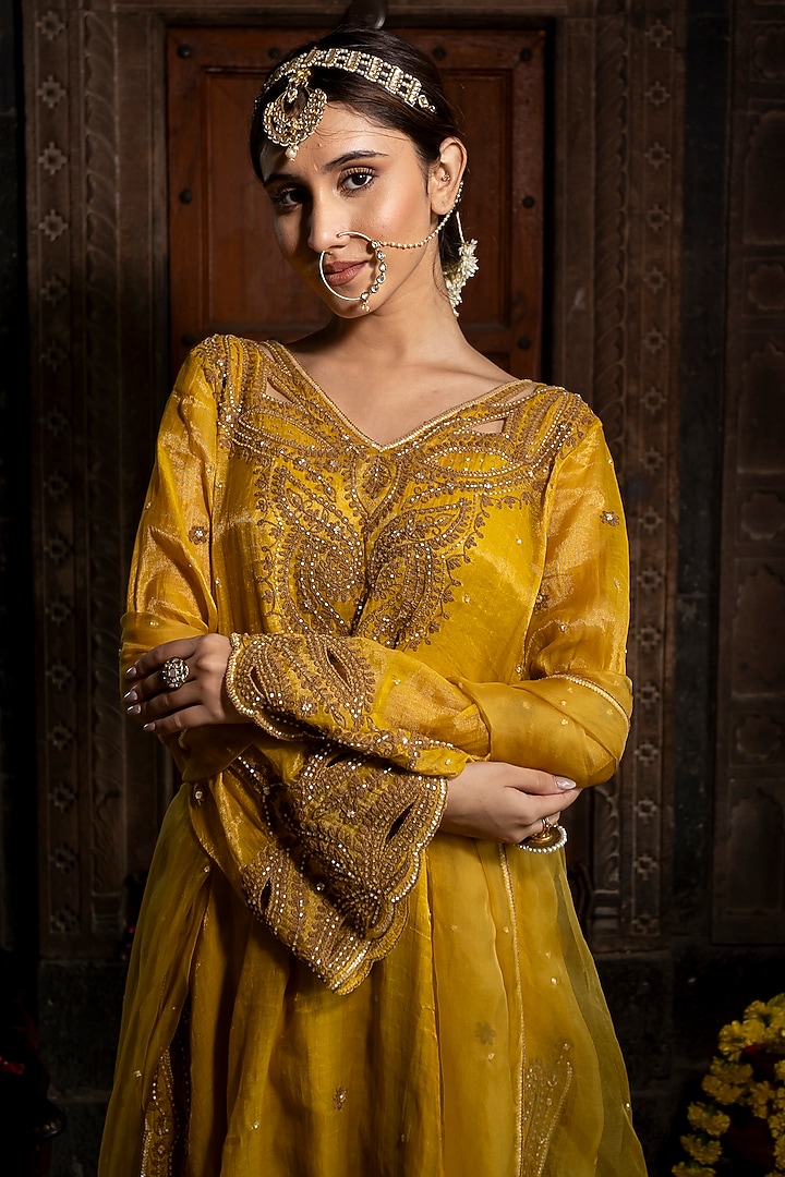 Yellow Chanderi Silk Tissue Cutdana Hand Embroidered Kurta Set by Farha Syed at Pernia's Pop Up Shop