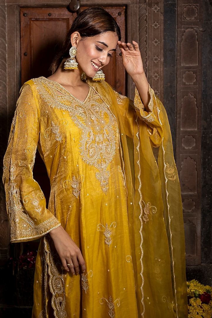 Yellow Chanderi Silk Tissue Cutdana Hand Embroidered Kurta Set by Farha Syed at Pernia's Pop Up Shop