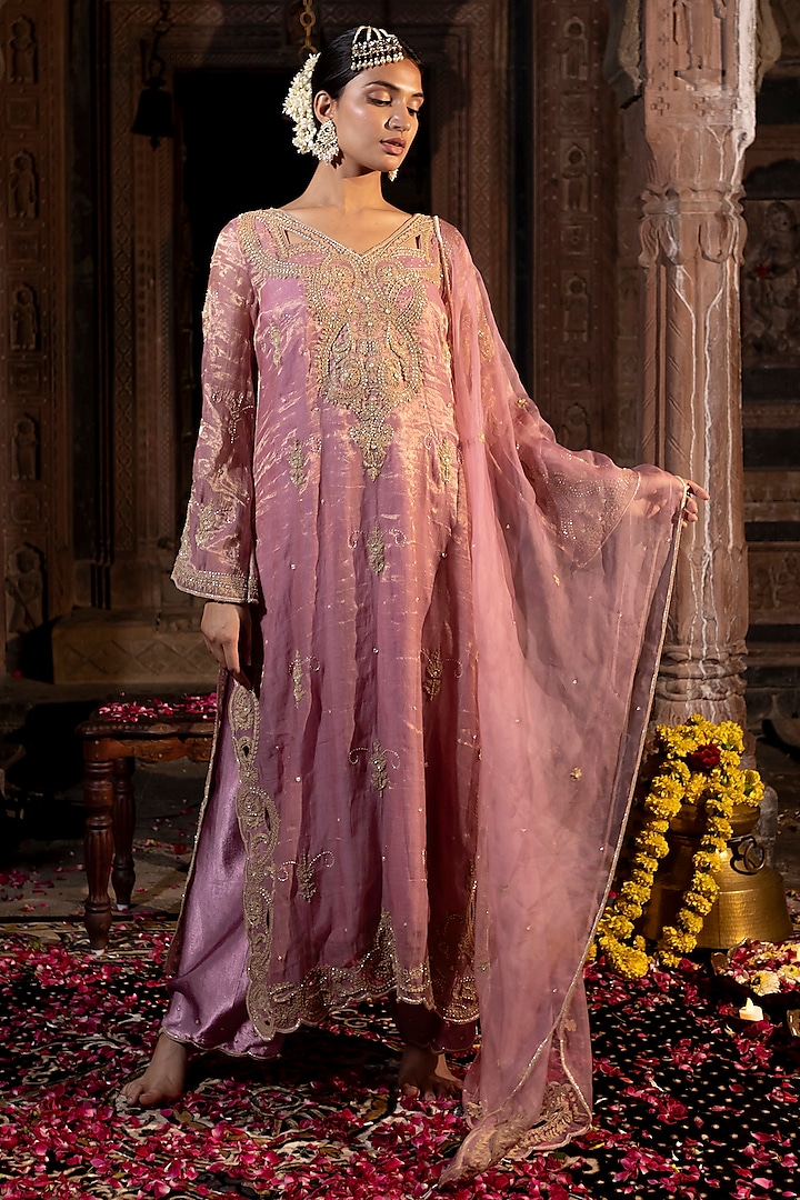 Pink Chanderi Silk Tissue Cutdana Hand Embroidered Kurta Set by Farha Syed at Pernia's Pop Up Shop