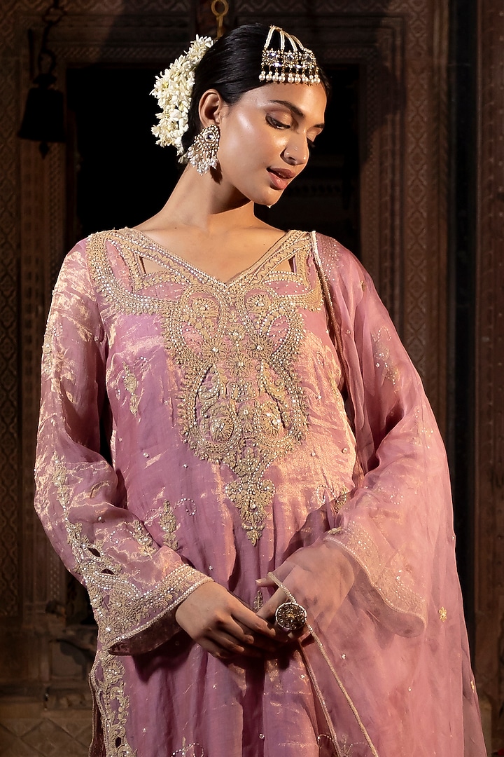 Pink Chanderi Silk Tissue Cutdana Hand Embroidered Kurta Set by Farha Syed at Pernia's Pop Up Shop