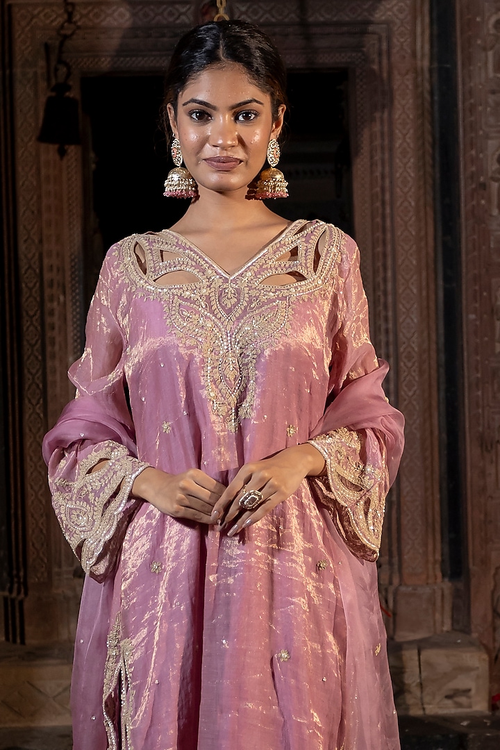 Pink Chanderi Silk Tissue Cutdana Hand Embroidered Kurta Set by Farha Syed at Pernia's Pop Up Shop