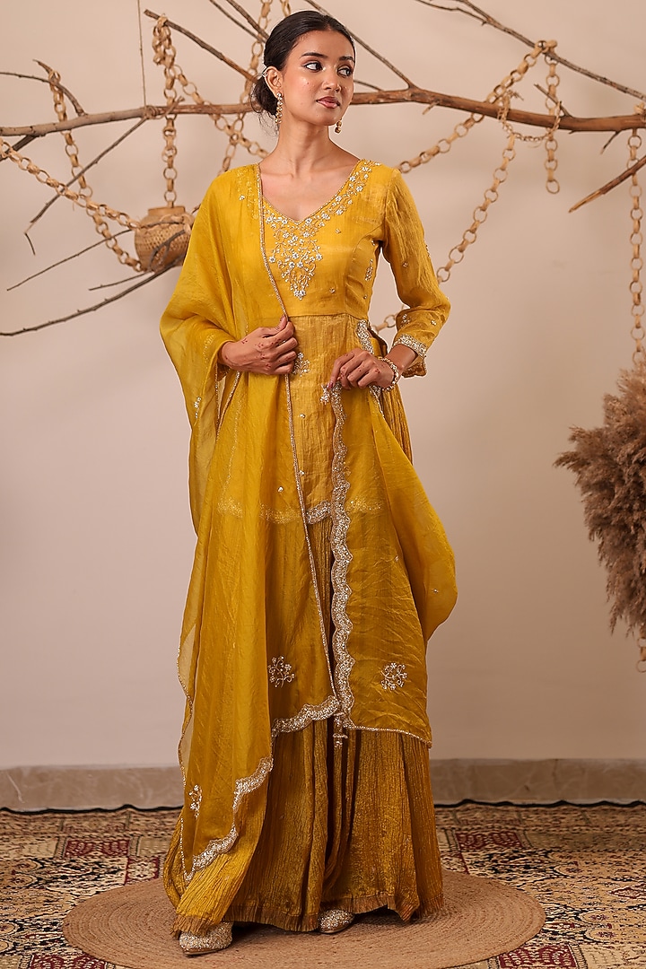 Yellow Chanderi Silk Tissue Hand Embroidered Kurta Set by Farha Syed at Pernia's Pop Up Shop