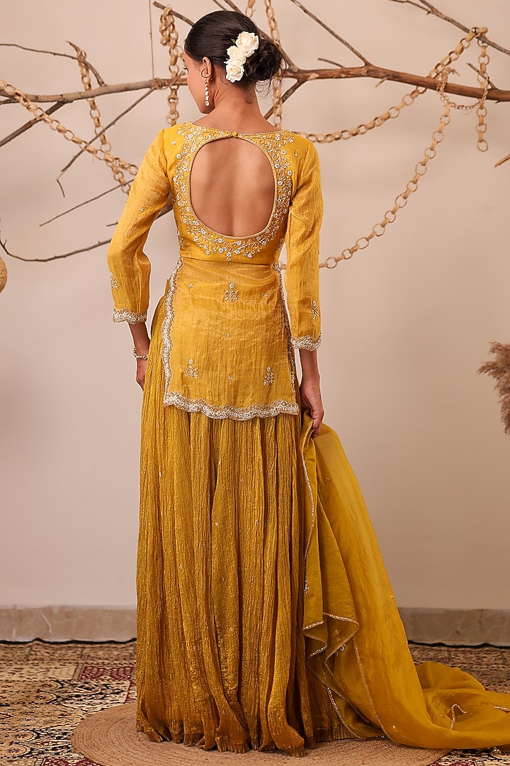 Yellow Chanderi Silk Tissue Hand Embroidered Kurta Set by Farha Syed at Pernia's Pop Up Shop