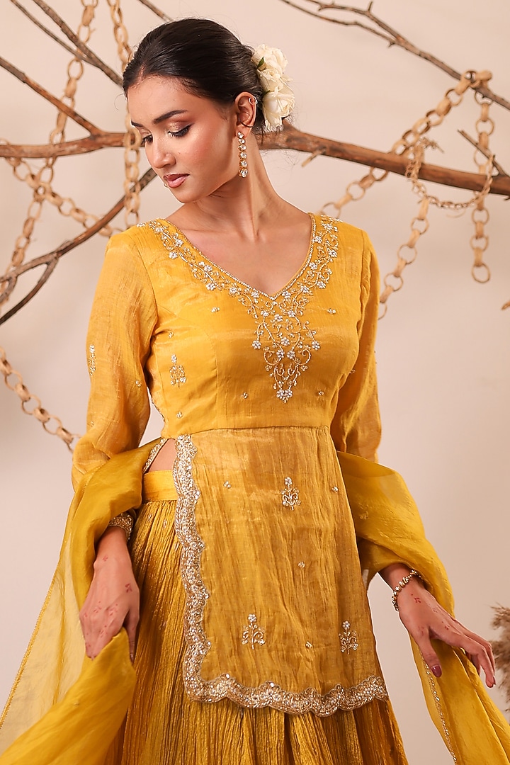 Yellow Chanderi Silk Tissue Hand Embroidered Kurta Set by Farha Syed at Pernia's Pop Up Shop
