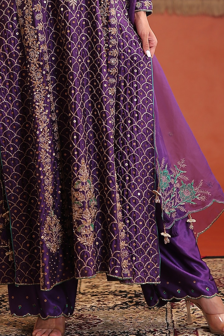Purple Silk Zardosi Hand Embroidered Kurta Set by Farha Syed at Pernia's Pop Up Shop