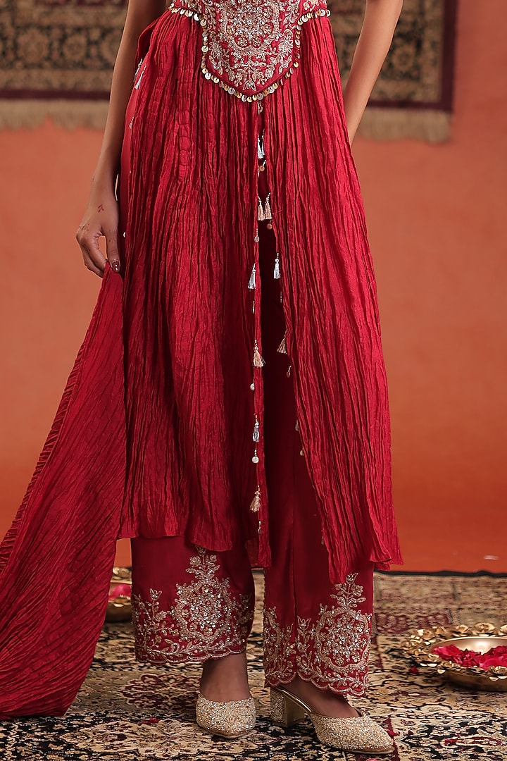 Red Silk & Crinkled Silk Hand Embroidered Kurta Set by Farha Syed at Pernia's Pop Up Shop
