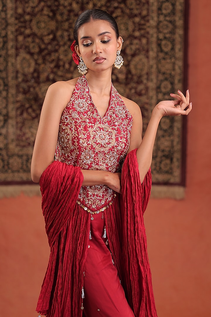 Red Silk & Crinkled Silk Hand Embroidered Kurta Set by Farha Syed at Pernia's Pop Up Shop