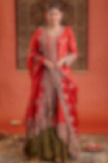 Scarlet Red Silk Hand Embroidered Kurta Set by Farha Syed at Pernia's Pop Up Shop