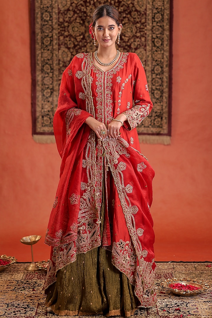 Scarlet Red Silk Hand Embroidered Kurta Set by Farha Syed at Pernia's Pop Up Shop